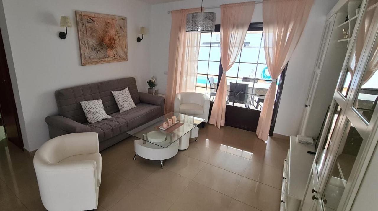 Villa Azalea Плая Бланка Екстериор снимка